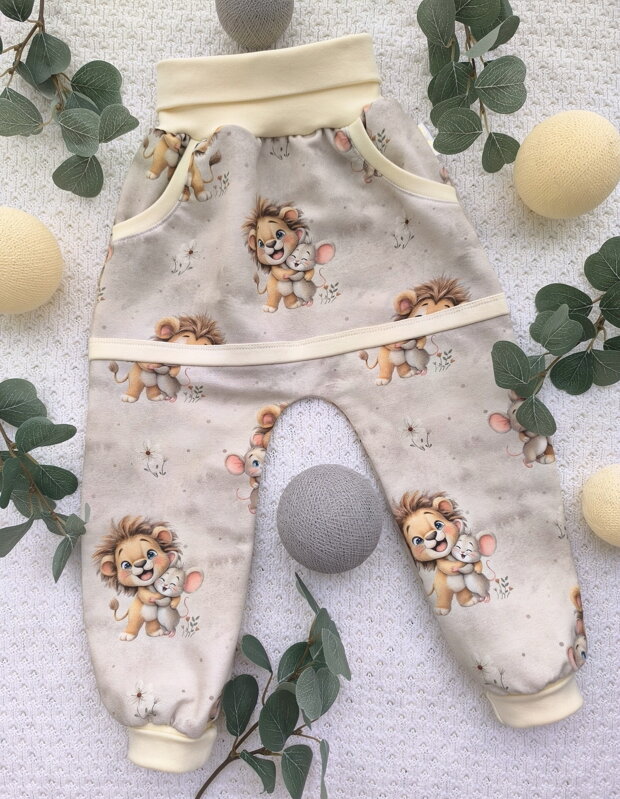 Lvíček s myškou  - rostoucí batolecí tepláčky s klokaní kapsou